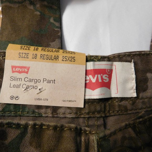 Levi's Slim Fit Camo Cargo Pants Band New - Picture 3 of 6